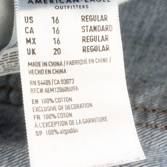 American Eagle Distressed Ripped Tomgirl Button Fly High Rise Jeans Size 16 - Picture 10 of 11